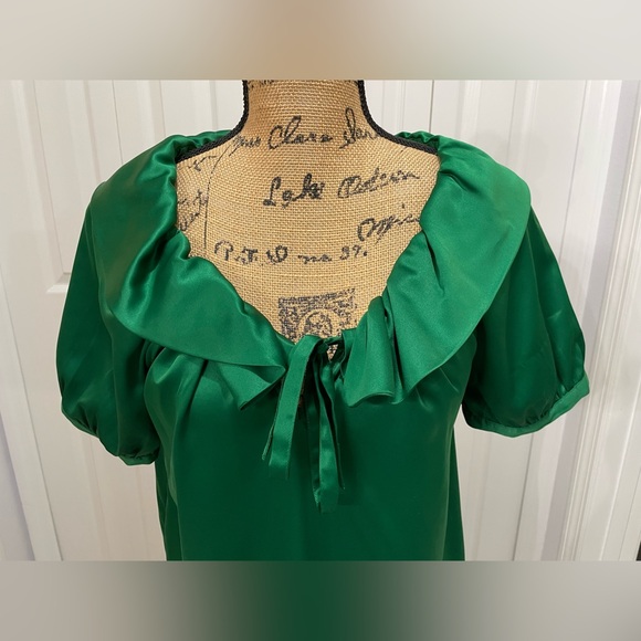 LOFT Emerald Ruffle Blouse - Picture 2 of 14